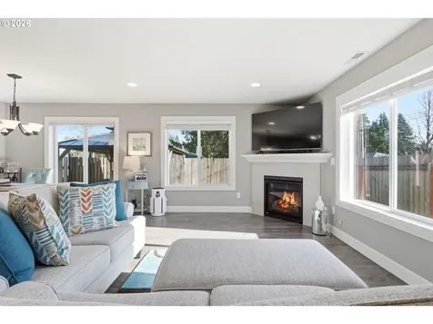 16994 University Avenue Sandy OR 97055