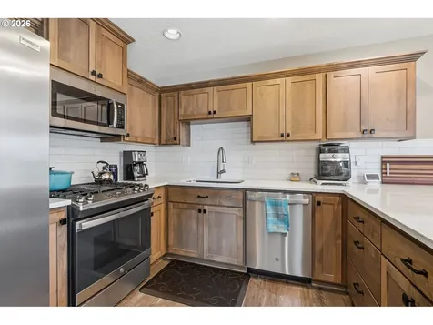 16994 University Avenue Sandy OR 97055