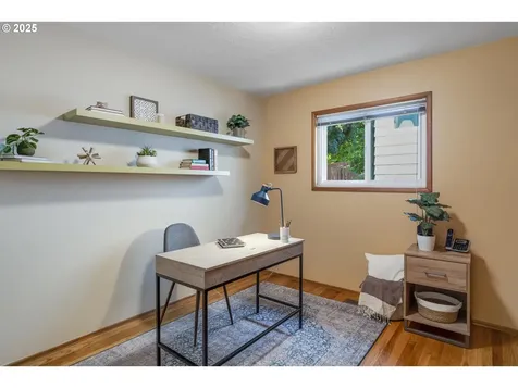 7520 SE Madison Street Portland OR 97215