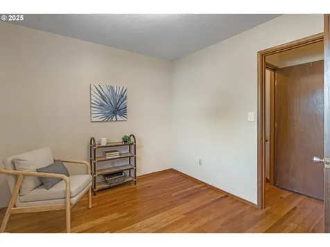 7520 SE Madison Street Portland OR 97215