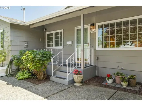 7520 SE Madison Street Portland OR 97215