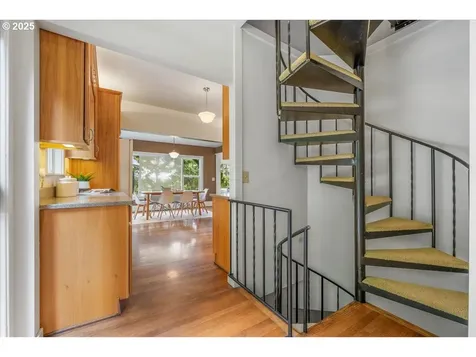 7005 SE Pine Street Portland OR 97215