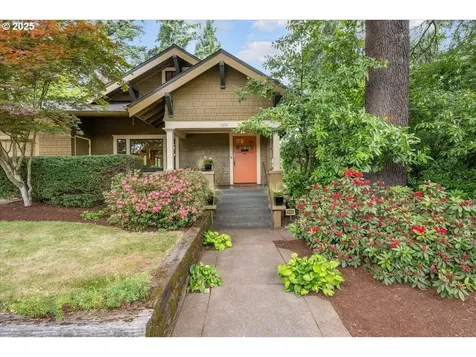 7005 SE Pine Street Portland OR 97215