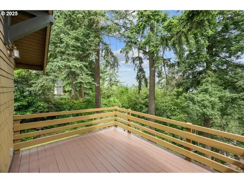 7005 SE Pine Street Portland OR 97215