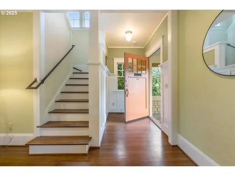 7005 SE Pine Street Portland OR 97215