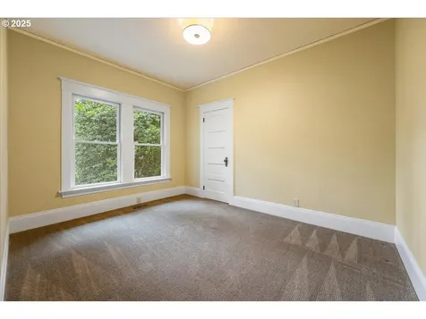 7005 SE Pine Street Portland OR 97215
