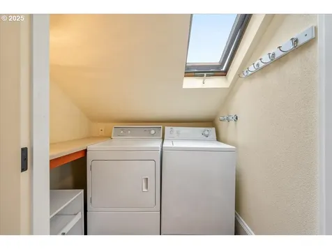 7005 SE Pine Street Portland OR 97215