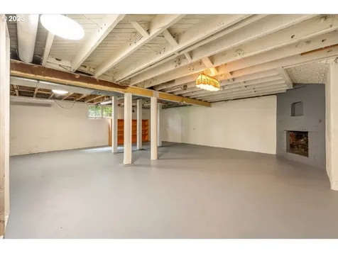 7005 SE Pine Street Portland OR 97215