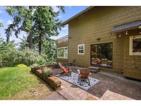 7005 SE Pine Street Portland OR 97215