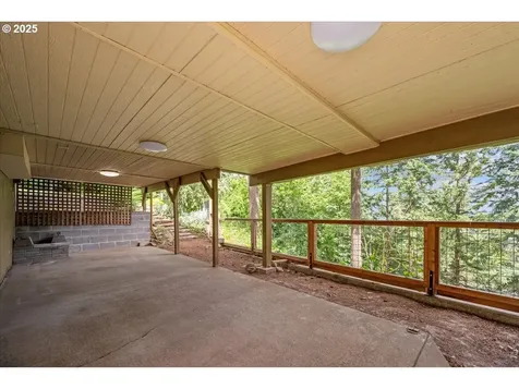 7005 SE Pine Street Portland OR 97215