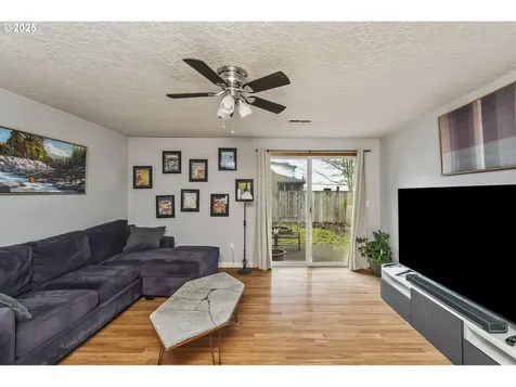 922 NE Lovell Street Hillsboro OR 97124