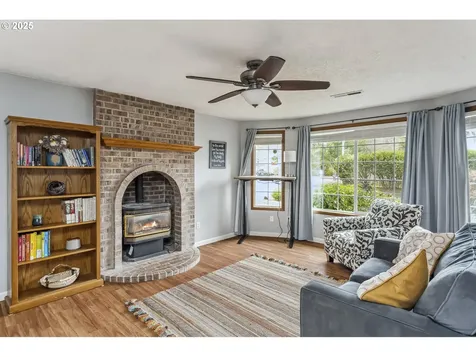 922 NE Lovell Street Hillsboro OR 97124