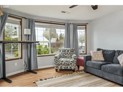 922 NE Lovell Street Hillsboro OR 97124