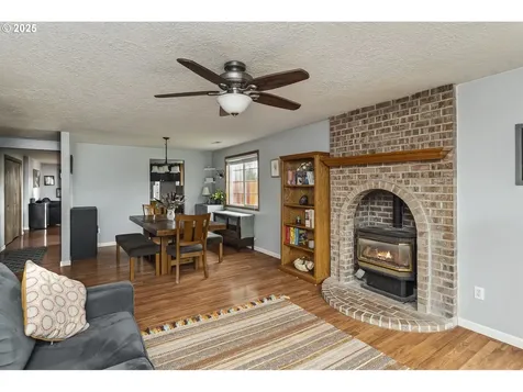 922 NE Lovell Street Hillsboro OR 97124