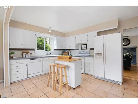 92757 Claremont Road Astoria OR 97103