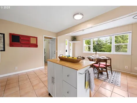 92757 Claremont Road Astoria OR 97103