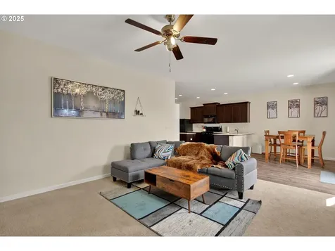 1990 NW 21st Street Mcminnville OR 97128