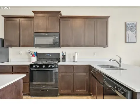 1990 NW 21st Street Mcminnville OR 97128