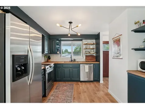 7816 SE 103rd Avenue Portland OR 97266