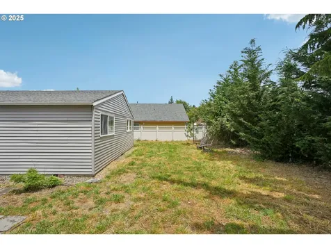 7816 SE 103rd Avenue Portland OR 97266