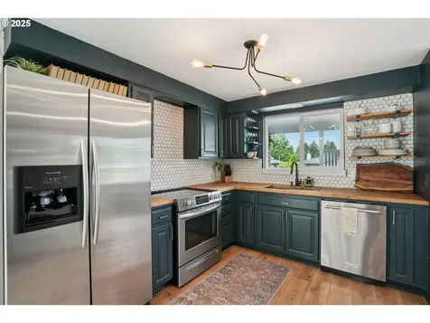 7816 SE 103rd Avenue Portland OR 97266
