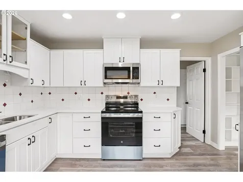 18021 SE Mill Court Portland OR 97233