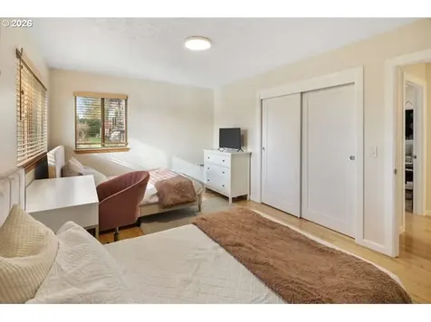 2738 SW Moss Street Portland OR 97219