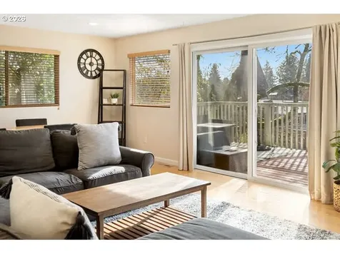 2738 SW Moss Street Portland OR 97219
