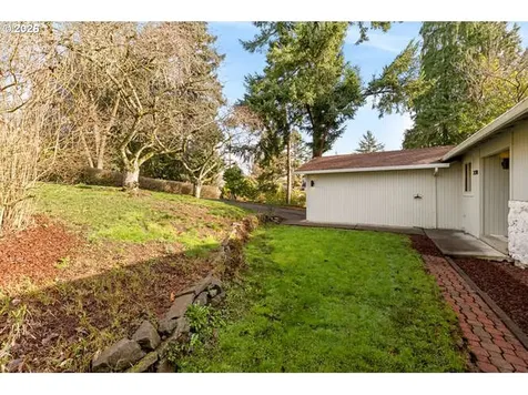 2738 SW Moss Street Portland OR 97219