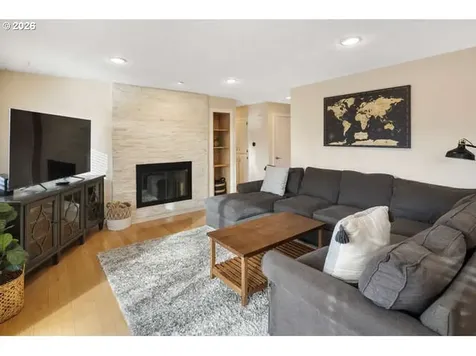 2738 SW Moss Street Portland OR 97219