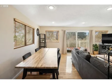 2738 SW Moss Street Portland OR 97219