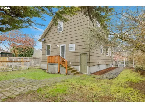 2624 NE Sumner Street Portland OR 97211
