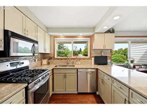 16204 SE Bel Air Drive Damascus OR 97089