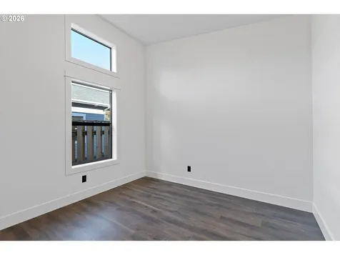 327 SE Oar Avenue Lincoln City OR 97367
