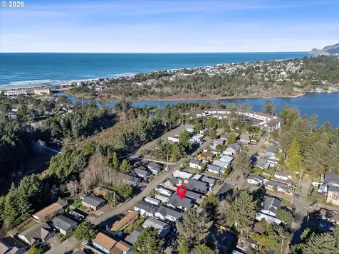327 SE Oar Avenue Lincoln City OR 97367