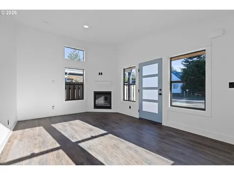 327 SE Oar Avenue Lincoln City OR 97367