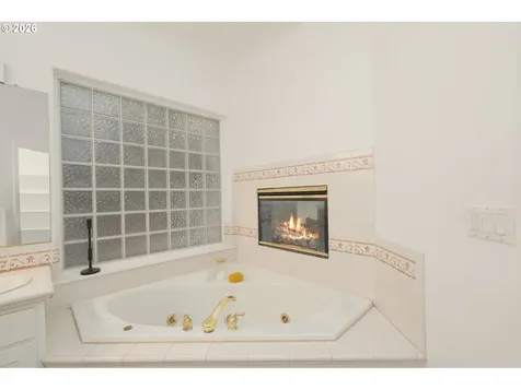 2460 Tipperary Court West Linn OR 97068