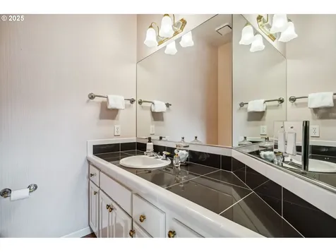 13558 NW Countryview Way Portland OR 97229