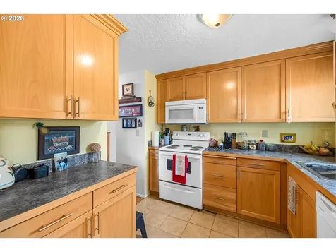 1315 Rainier Road Woodburn OR 97071