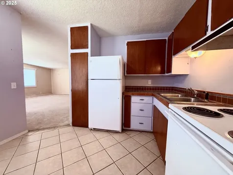 63757 Harriet Road Coos Bay OR 97420