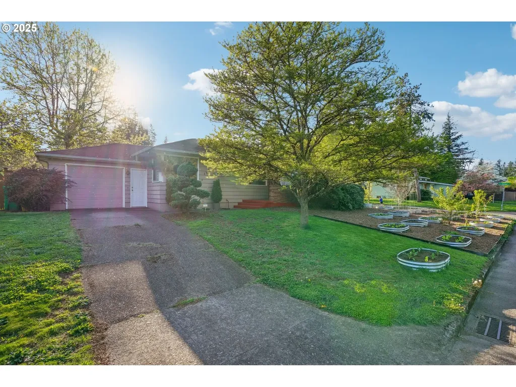 1915 SE 142nd Avenue Portland OR 97233