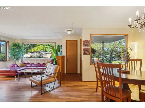 1915 SE 142nd Avenue Portland OR 97233