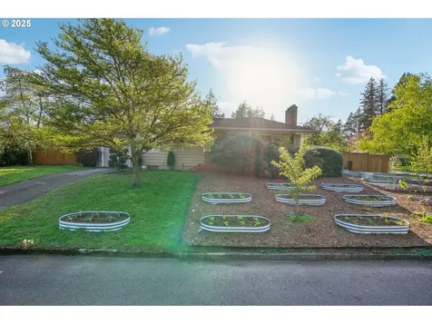 1915 SE 142nd Avenue Portland OR 97233