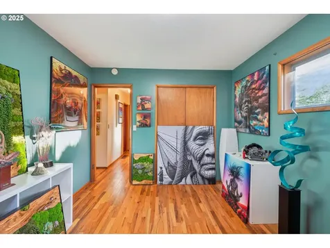 1915 SE 142nd Avenue Portland OR 97233