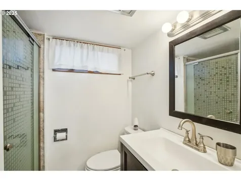 1915 SE 142nd Avenue Portland OR 97233