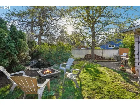 1915 SE 142nd Avenue Portland OR 97233