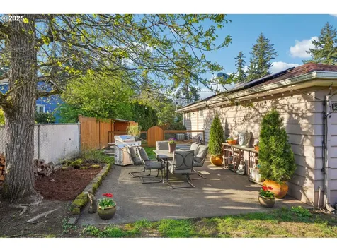 1915 SE 142nd Avenue Portland OR 97233