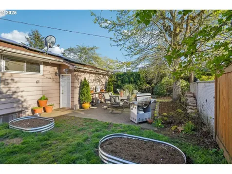 1915 SE 142nd Avenue Portland OR 97233