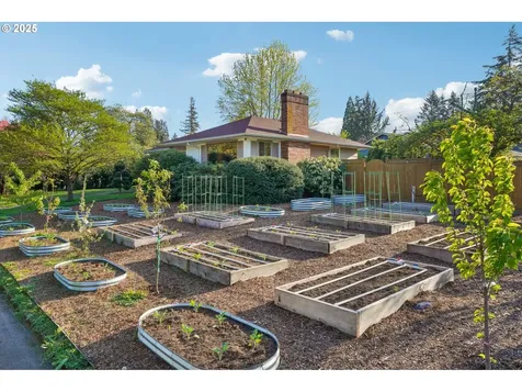 1915 SE 142nd Avenue Portland OR 97233