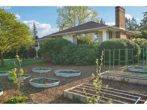 1915 SE 142nd Avenue Portland OR 97233